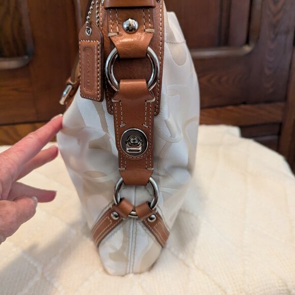 Vintage Coach Carly Optic Signature Shoulder Bag - Picture 5 of 11